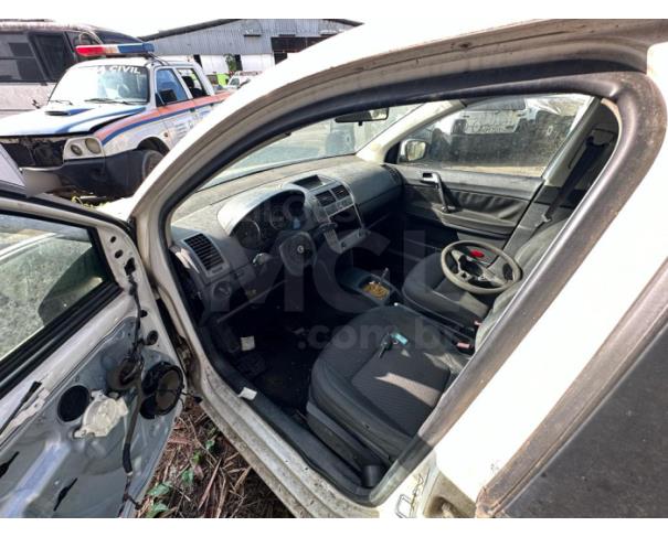 Foto de RIO DAS OSTRAS/RJ - VW POLO SEDAN 2.0 COMFOR