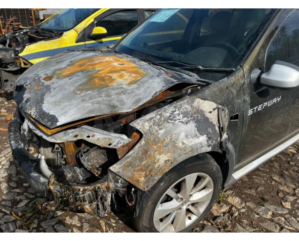 Foto de ITAÚNA/MG- RENAULT SANDERO STEPWAY HI-FLEX 1.6 16V 5P AUT. 2012/2013 BAIXADO/SUCATA- PA12611