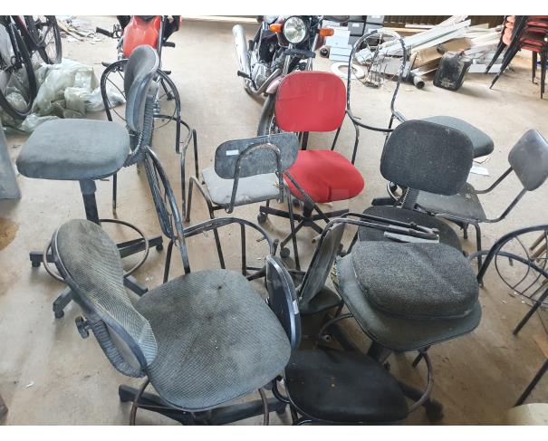 Foto de CISLESTE-MURIAÉ-MG- Armário para escritório, mesa para escritório, cadeiras para balcão, cadeiras para escritório, carcaças de cadeiras-P74022