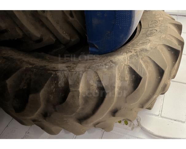 Foto de SARAPUÍ/SP - Pneu traseiro de trator agrícola 18.4 – 34, 8 lonas