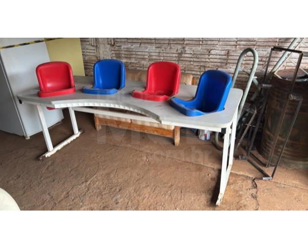 Foto de PONTES GESTAL/SP - Carrinho de Limpeza Funcional, Mesa para papinha, Sofá, 02 lugares