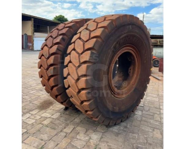 Foto de CONTAGEM /MG 4 PNEUS MICHELIN MONTADOS (RODAS), DO EQUIPAMENTO CATERPILLAR 775F, NO ESTADO EM QUE SE ENCONTRAM-- PA13006