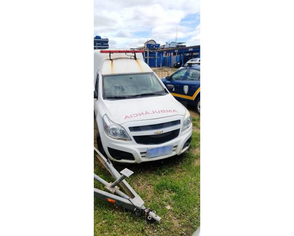 Foto de Marataízes/ES- Carro- Chevrolet Montana Marimar Ambulância- 2019/2019
