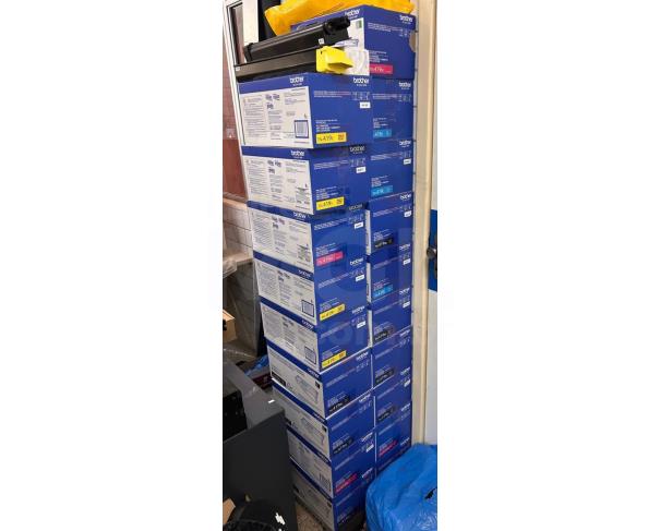 Foto de SÃO LUIS/MA - Telefone com fio, Caxias de Som, Teclados, Mouses, Fones de ouvidos, Óculos de realidade virtual, Suporte para mesa de som Armário metálico para suporte de fios Carcaças de equipamentos de informática Periféricos em geral.