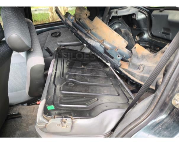 Foto de ITAÚNA/MG- FIAT PALIO  YOUNG 2001/2001 BAIXADO/SUCATA- PA12788