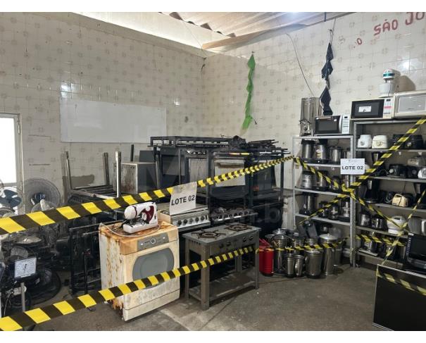 Foto de AMARGOSA/BA - Sucatas de eletrodomésticos e eletroeletrônicos inservíveis