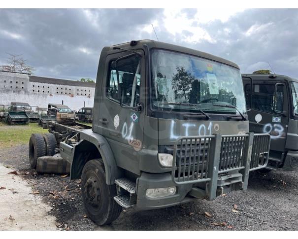Foto de RIO DE JANEIRO/RJ - VTNE CAMINHÃO EMP GE ATEGO 1725/42 5T 4X4 MERCEDES-BENZ