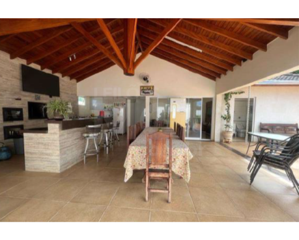Foto de PIACATU/SP — Casa residencial com a área de 420,54m² e seu respectivo lote com 1150,00m²