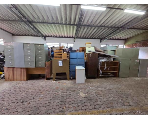 Foto de LONDRINA/PR - SUCATAS DIVERSAS DE MÓVEIS, CADEIRAS DE ESCRITÓRIO, MESAS E OUTROS