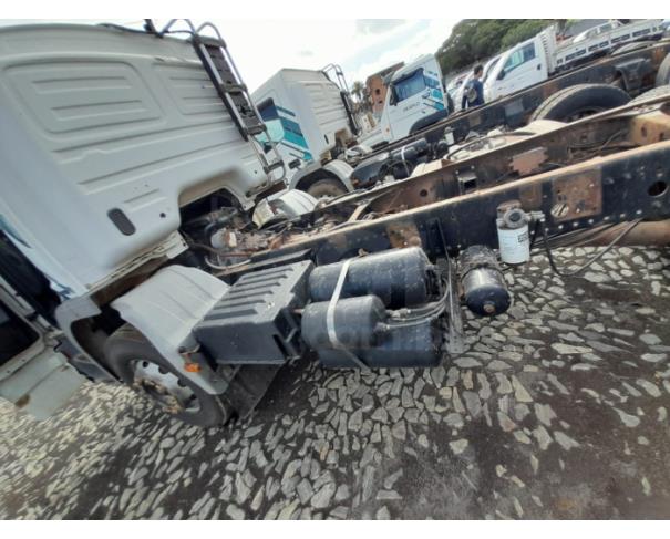 Foto de ITAÚNA MG CAMINHÃO NO CHASSI MERCEDES BENZ ATEGO 2429 - ANO 2012/2012