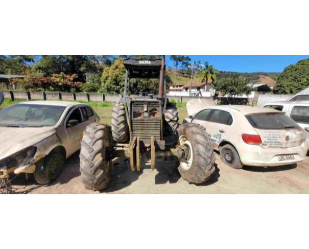 Foto de SANTA MARIA MADALENA/RJ - Trator Agrícola Valtra, modelo 785