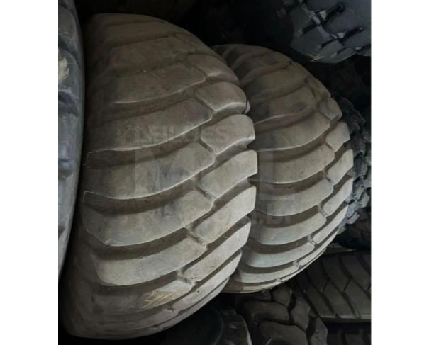 Foto de CONTAGEM /MG 4 PNEUS USADOS ORIGINAIS SENDO: 2 BRIDGESTONE RADIAIS2 TITAN 28 LONAS-- PA13001