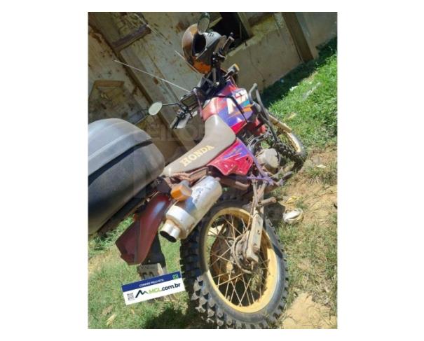 Foto de PONTE NOVA/MG - Motocicleta HONDA NX 200 - 1996/1997