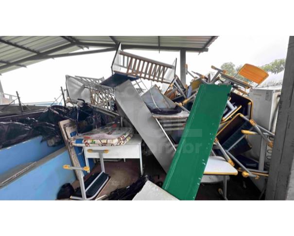 Foto de ITATIAIUÇU/MG - Lote de Armários de ferro, cadeiras e carteiras escolares, geladeiras, armário de cozinha, ventilador, berço e etc