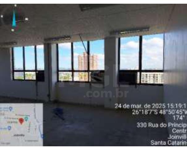 Foto de JOINVILLE/SC - Sala Comercial com 460,60m² no Ed. Manchester no Centro
