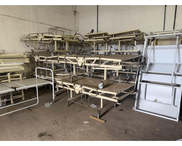 Foto de VARGINHA/MG - Lote contendo camas hospitalares, cadeiras, lixeiras