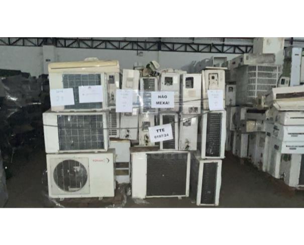 Foto de MANAUS/AM - BEBEDOUROS, FREEZER, REFRIGERADOR, CONDICIONADOR DE AR