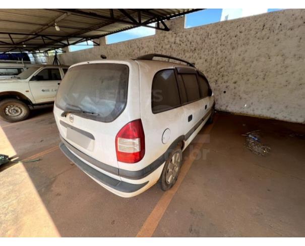 Foto de LAVRAS/MG - CHEVROLET ZAFIRA CONFORT - 2010/2010 - COR : BRANCO 