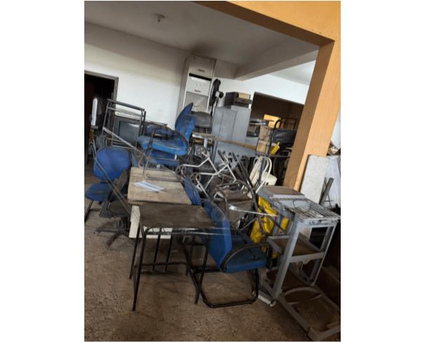 Foto de ITATIAIUÇU/MG - Lote de Armários de ferro, televisor, ventilador, carteiras escolares, cadeiras de escritório e etc.