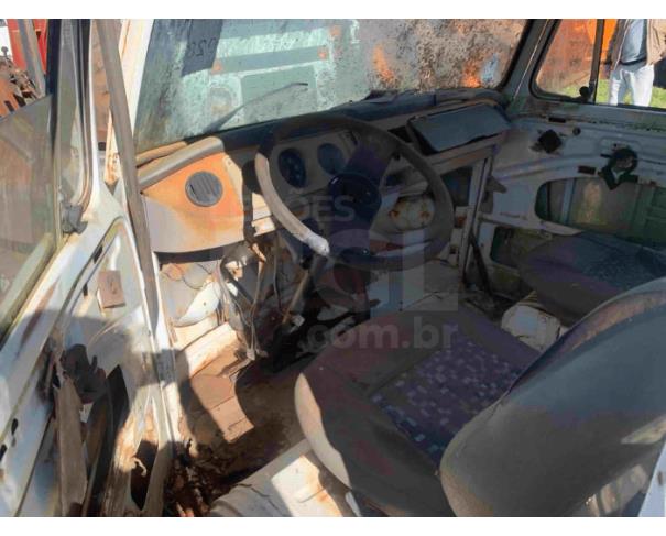 Foto de PARDINHO/SP - Camioneta Volkswagen Kombi, 1997/1998, GASOLINA 
