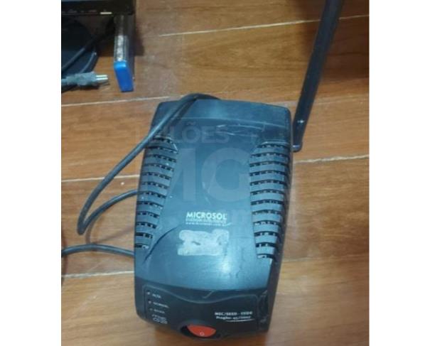 Foto de PORCIÚNCULA/RJ - Material de informática (monitores, DVD, mini system, notebook, som, cabos, câmeras de vigilância, retroprojetor, calculadora, impressora, CPUs). 