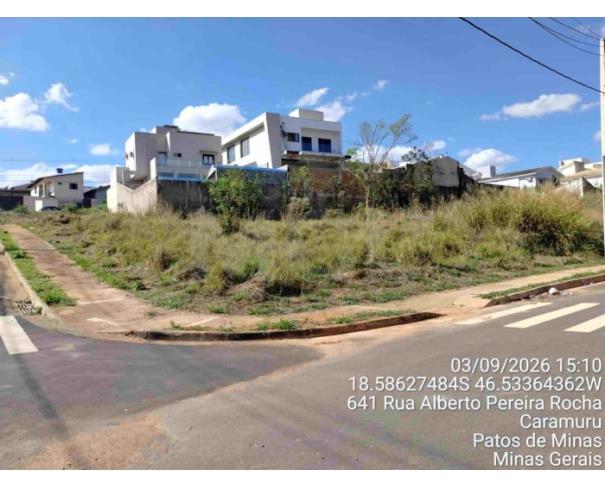 Foto de PATOS DE MINAS/MG - Lote 24 da quadra 17 com área de 1.075,04m² no bairro Copacabana