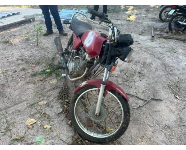 Foto de ARAGUAPAZ/GO - Motocicleta HONDA CG 125 - PARA RETIRADA DE PEÇAS - MOTOR INSERVÍVEL