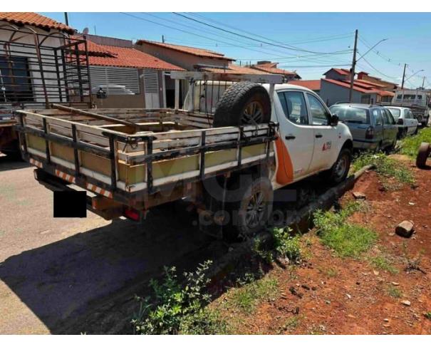 Foto de TIROS/MG - Caminhonete Mitsubishi L200 Triton GL D, 2017/2018, DIESEL 