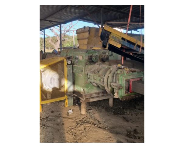 Foto de PAPAGAIOS/MG - Equipamento maromba/extrusora para modelagem de cerâmica a vácuo, marca MAROMBA  