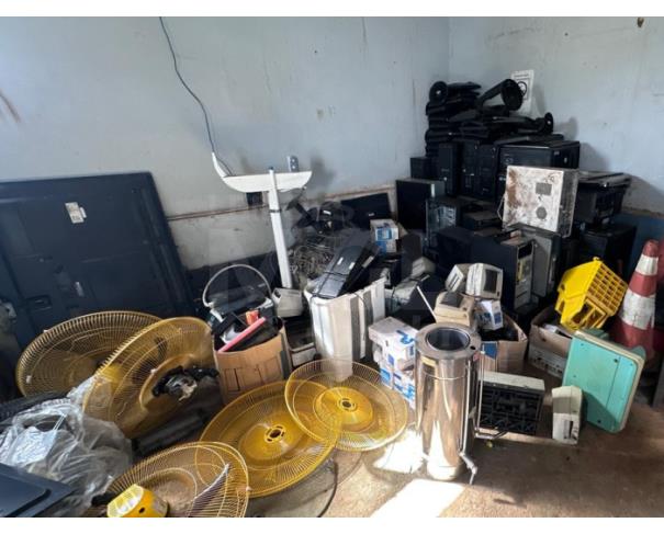Foto de MATEUS LEME/MG - Lote de sucata de informática e eletrônicos