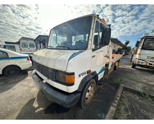 Foto de RIO DAS OSTRAS/RJ - CAMINHÃO MEC. OPERAC.MERCEDES MENZ MB 710