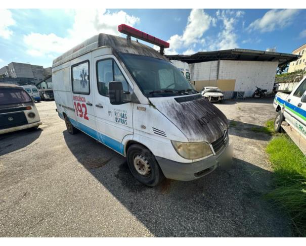 Foto de RIO DAS OSTRAS/RJ - ESP. CAMINHÃO AMBULÂNCIA I.M. BENZ REVESCAP AMB