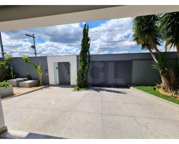 Foto de ITAÚNA/MG — Casa com 03 quartos sendo 01 suíte no bairro Belvedere
