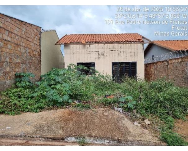 Foto de FRUTAL/MG — Casa com 2 quartos (F8444423274806)