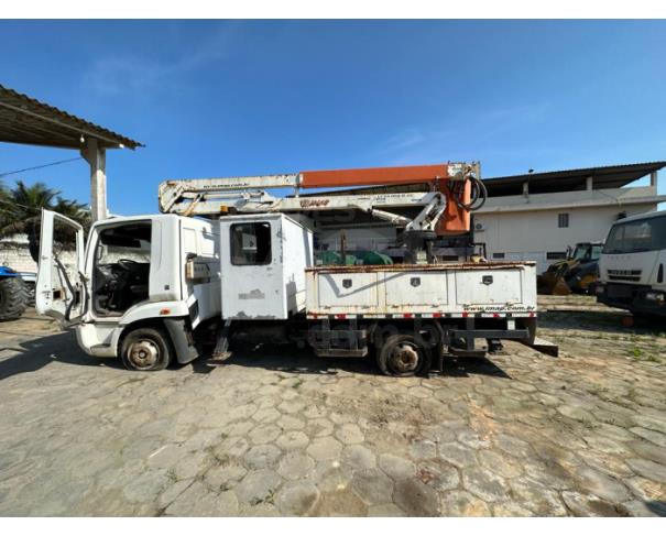 Foto de Marataízes/ES- Caminhão- Agrale 6500, com cesto aéreo e carroceira operacional, marca IMAP- 2013/2013