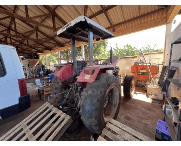Foto de ARAMINA/SP - TRATOR - Agrícola Ursus, modelo 4-85.