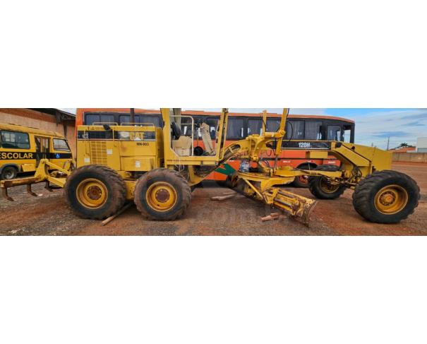 Foto de MONTE CARMELO/MG - Motoniveladora Caterpillar, modelo 120H