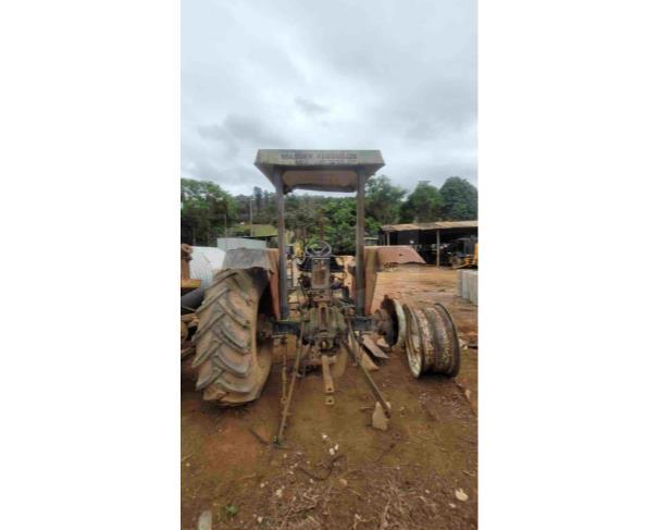Foto de SARDOÁ/MG -  Trator Agrícola Massey Ferguson, modelo MF 275