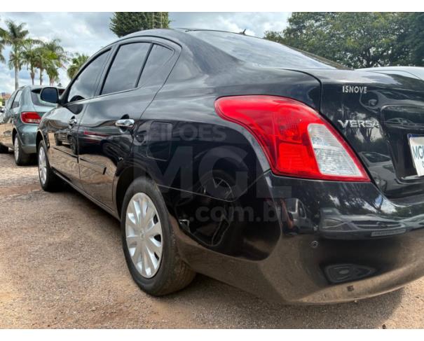 Foto de ITAÚNA/MG - NISSAN VERSA 16 SV - ANO: 2014/2014 - B1022