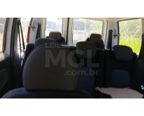 Foto de CHALÉ/MG - Fiat Doblo Essence 7L E, 2017/2017, FLEX 