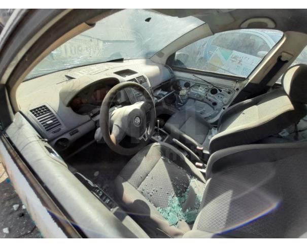 Foto de RIO DAS OSTRAS/RJ - VW POLO SEDAN 2.0 COMFOR