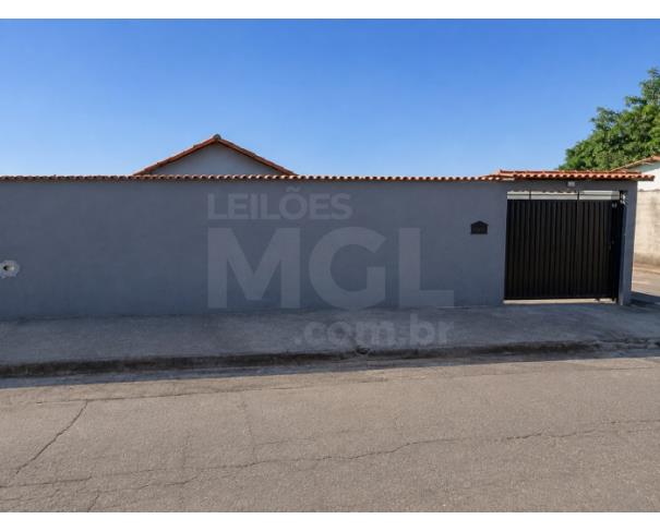 Foto de POUSO ALEGRE/MG – Casa e seu respectivo terreno com 210m², situado no Conjunto Habitacional Dr. Custódio Ribeiro de Miranda II