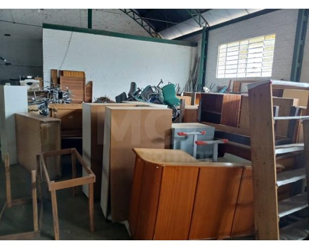 Foto de COTIPORÃ/RS - Lote de sucata de móveis