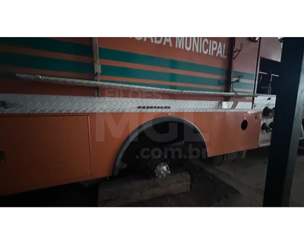 Foto de ITABIRITO/MG - Especial Caminhão Iveco Tector 170E25, 2010/2011, DIESEL 