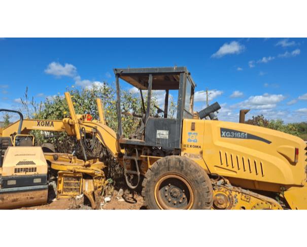 Foto de PLANALTINA/GO - Motoniveladora Komatsu