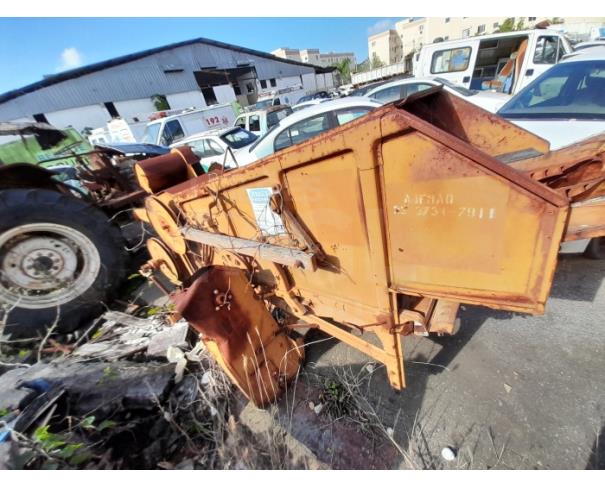 Foto de RIO DAS OSTRAS/RJ - BATEDEIRA OU TRILHADEIRA DE CEREAIS, ACIONAMENTO PARA TRATOR