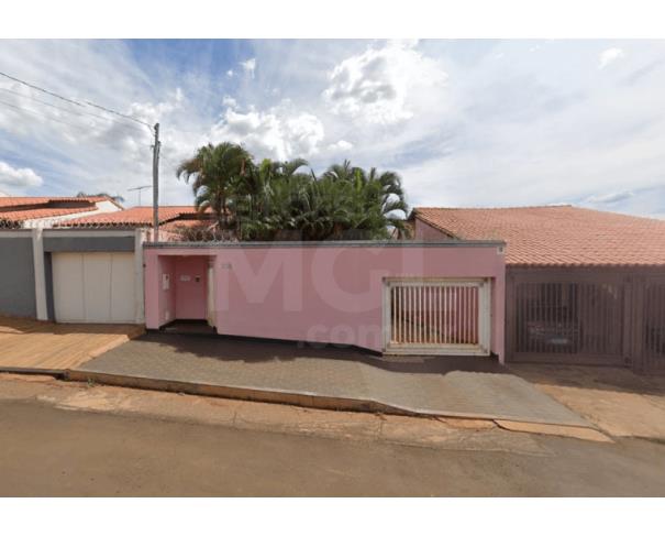 Foto de COROMANDEL/MG - Casa com área de 185,44m² no Centro 