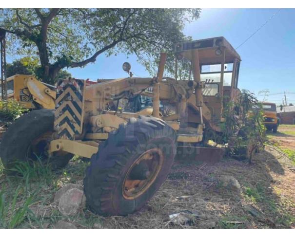 Foto de GUAIMBÊ/SP - Motoniveladora Huber Warco Dresser, modelo 130M, equipada com lâmina niveladora central