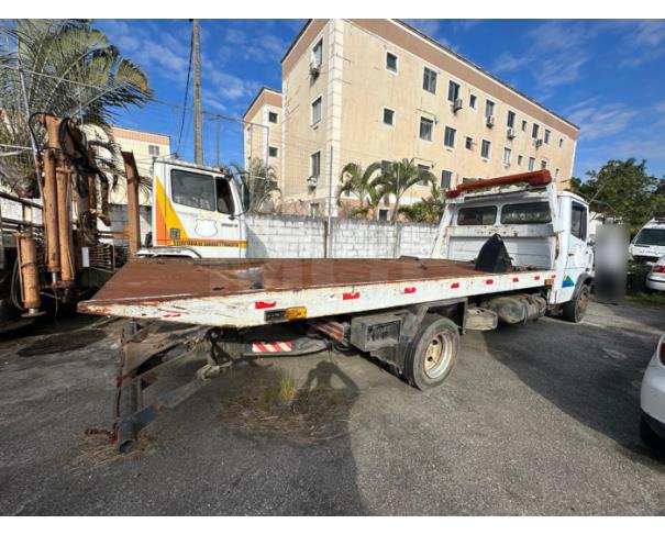 Foto de RIO DAS OSTRAS/RJ - CAMINHÃO MEC. OPERAC.MERCEDES MENZ MB 710