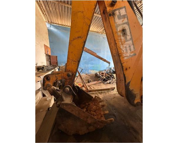 Foto de MANTENA/MG - Retroescavadeira JCB ano 2011